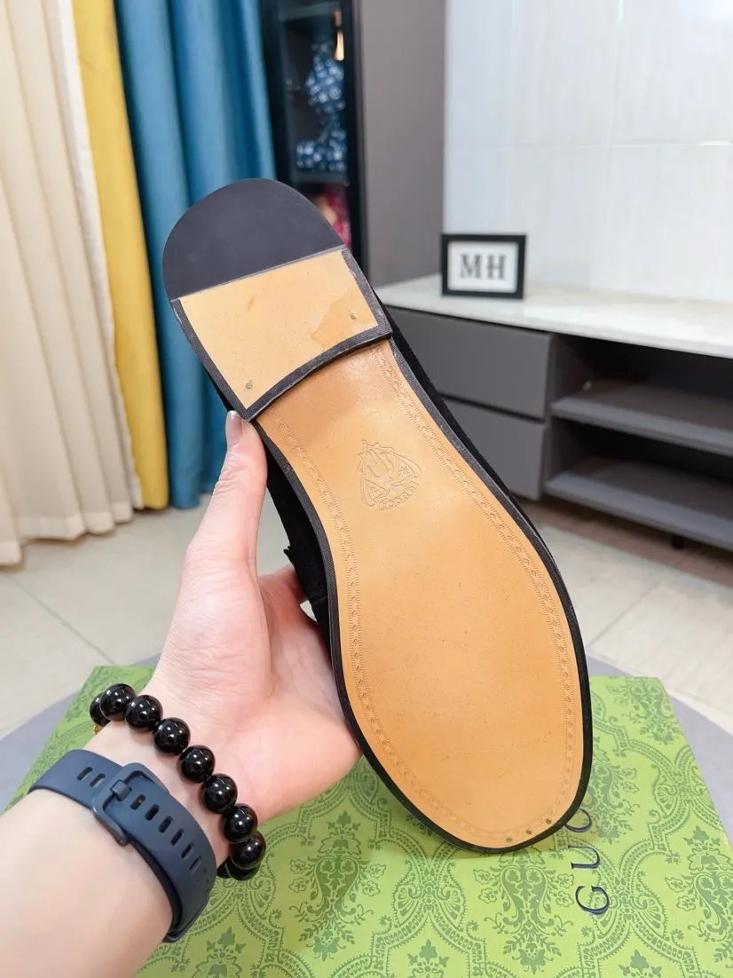 Men's Men's Shoes💰560🌹🌹[GUCCI] Gucci leather shoes are the most popular classic. Synchronized with the official website, the upper is made of Italian first-layer cowhide ➕cowhide lining, with unique brand and unique craftsmanship. Highlighting the hot style of the new year. Stop hesitating, stop wandering, get it now. Number: 38--44